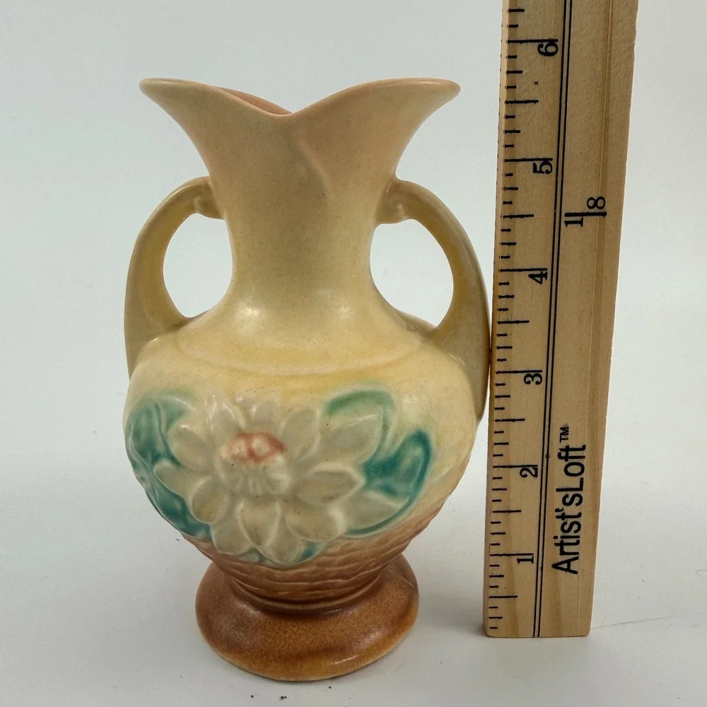 Vintage Hull Pottery Water Lily Two Handle Vase L-2 5.5